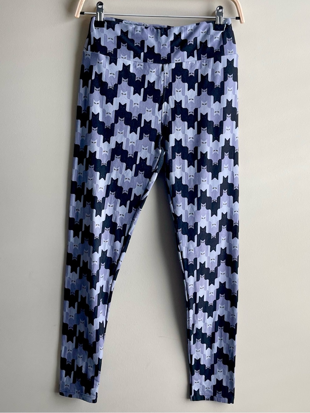 LuLaRoe Navy and Light Blue Cat Pattern Leggings